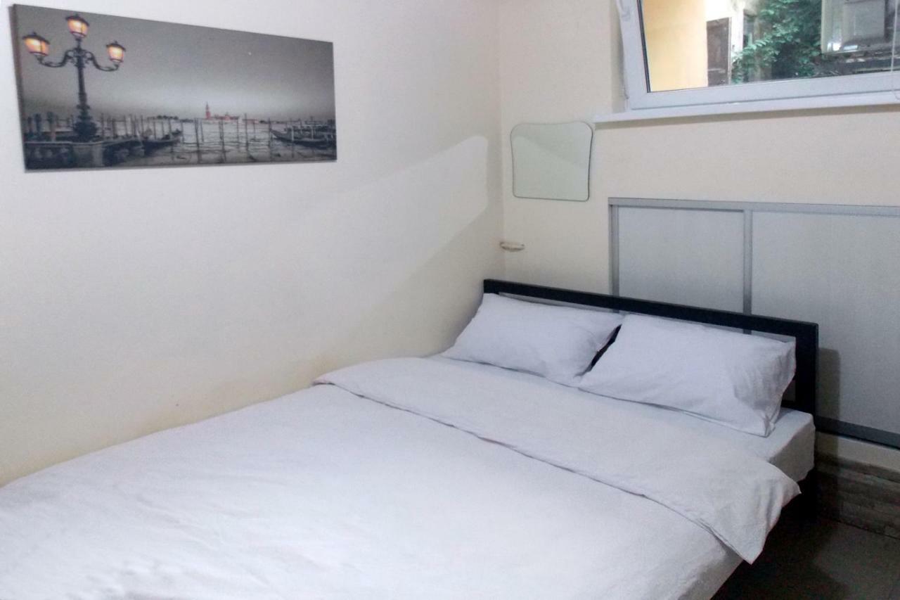 Compact Studio In The City Center Apartman Lviv Kültér fotó