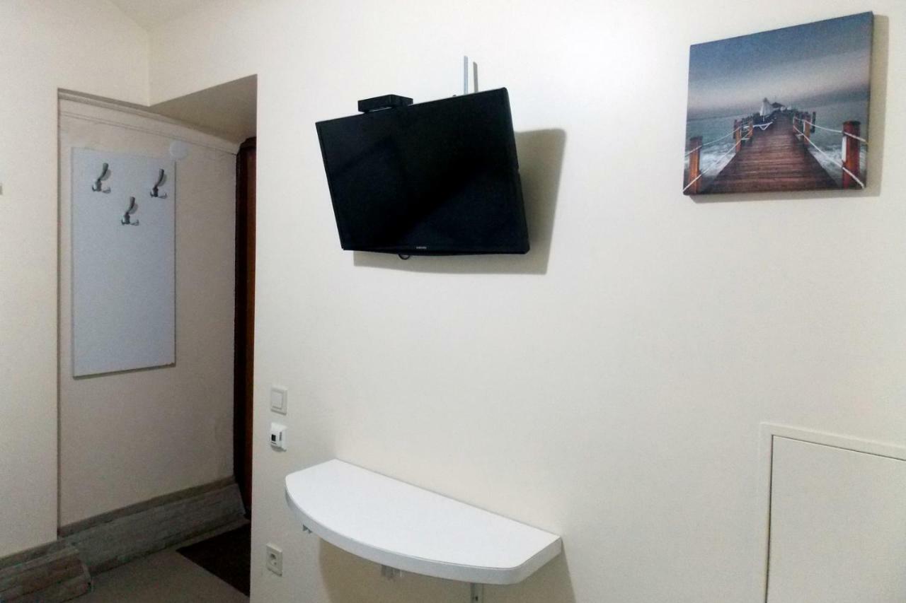 Compact Studio In The City Center Apartman Lviv Kültér fotó